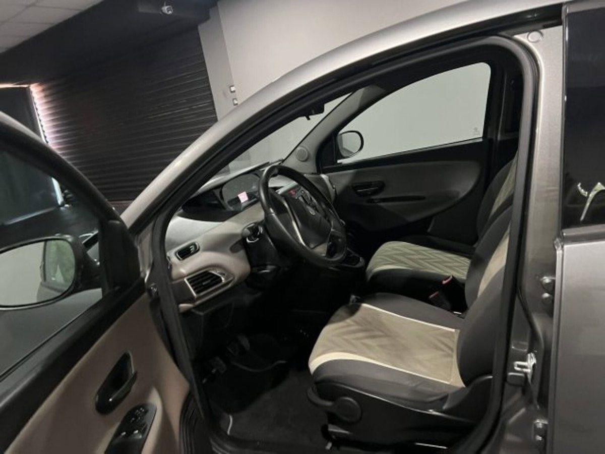 Lancia Ypsilon 1.3 MJT 16V 95 CV 5 porte S&S Gold (6)