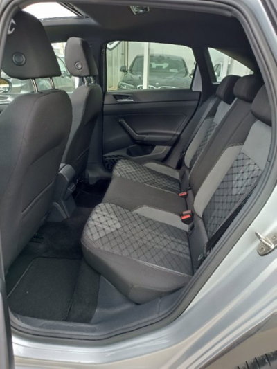 Volkswagen Taigo 1.0 TSI 110 CV DSG R-Line (19)
