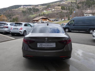 Alfa Romeo Giulia 2.2 Turbodiesel 180 CV AT8 Super (5)