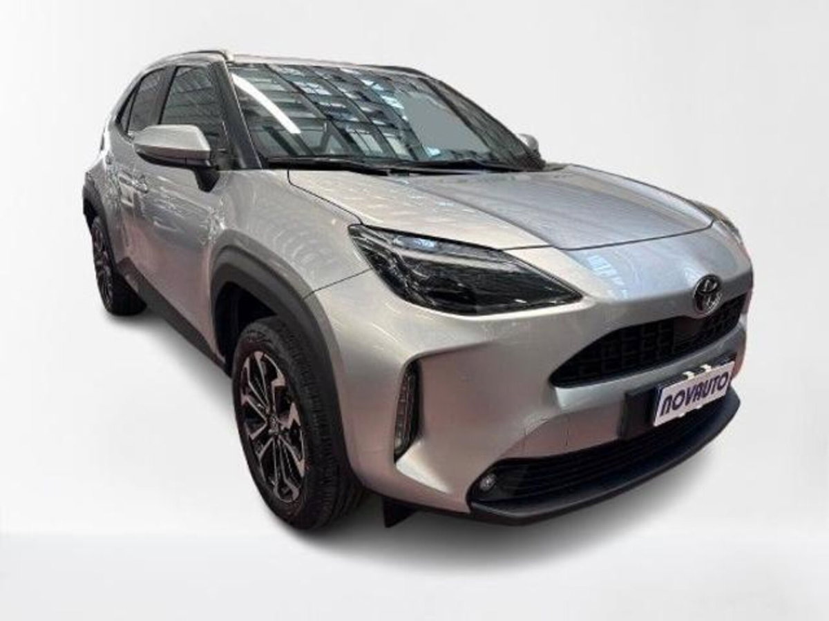 Toyota Yaris Cross 1.5h GR Sport Black Sky fwd 116cv e-cvt (2)