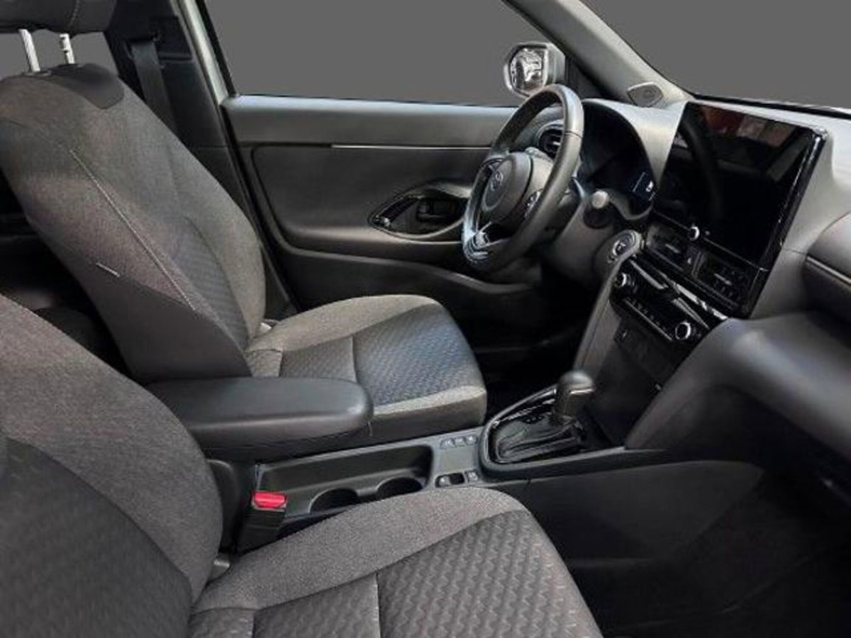 Toyota Yaris Cross 1.5h GR Sport Black Sky fwd 116cv e-cvt (3)