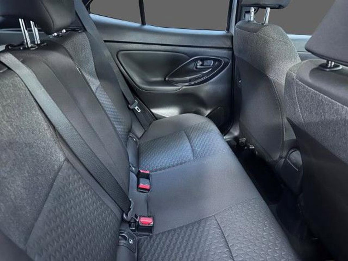 Toyota Yaris Cross 1.5h GR Sport Black Sky fwd 116cv e-cvt (4)