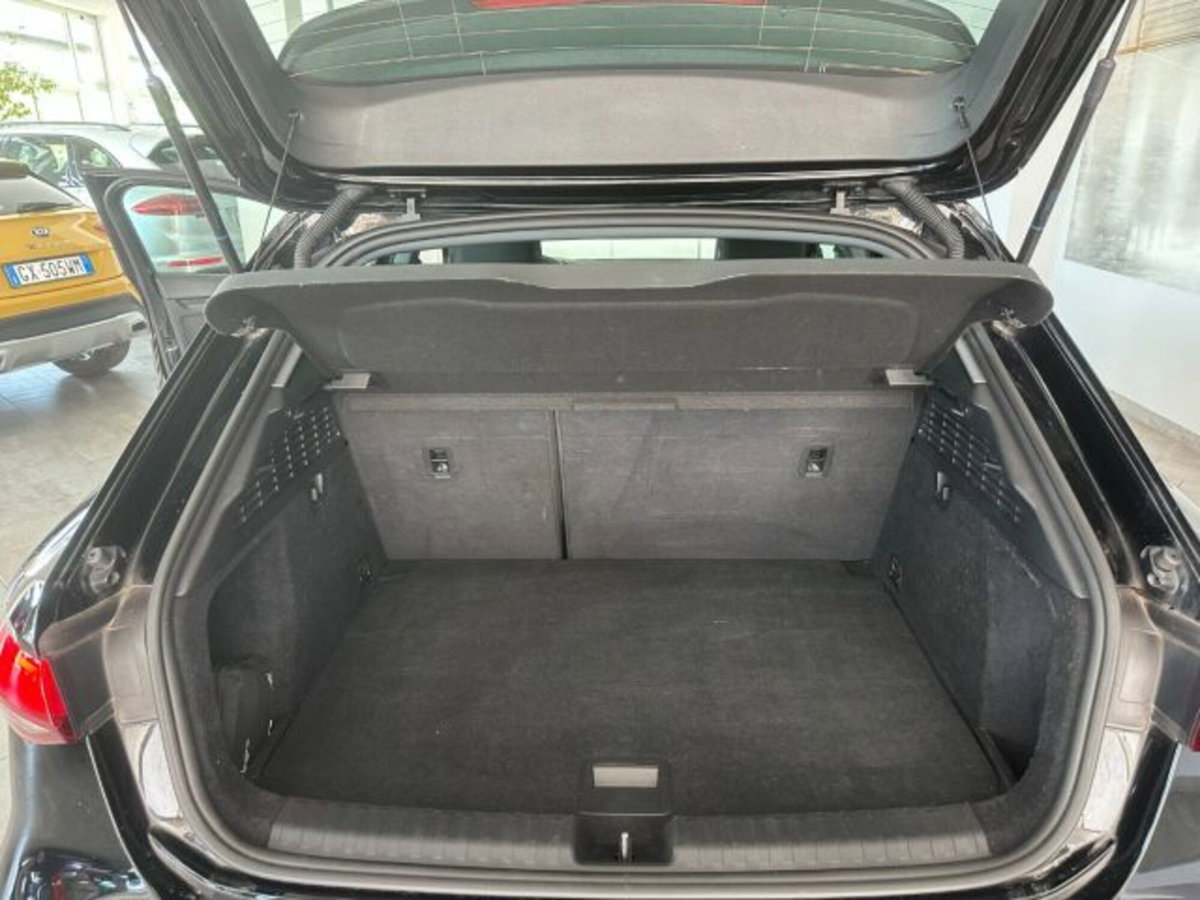 Audi A3 Sportback 30 g-tron S tronic Business Advanced (10)