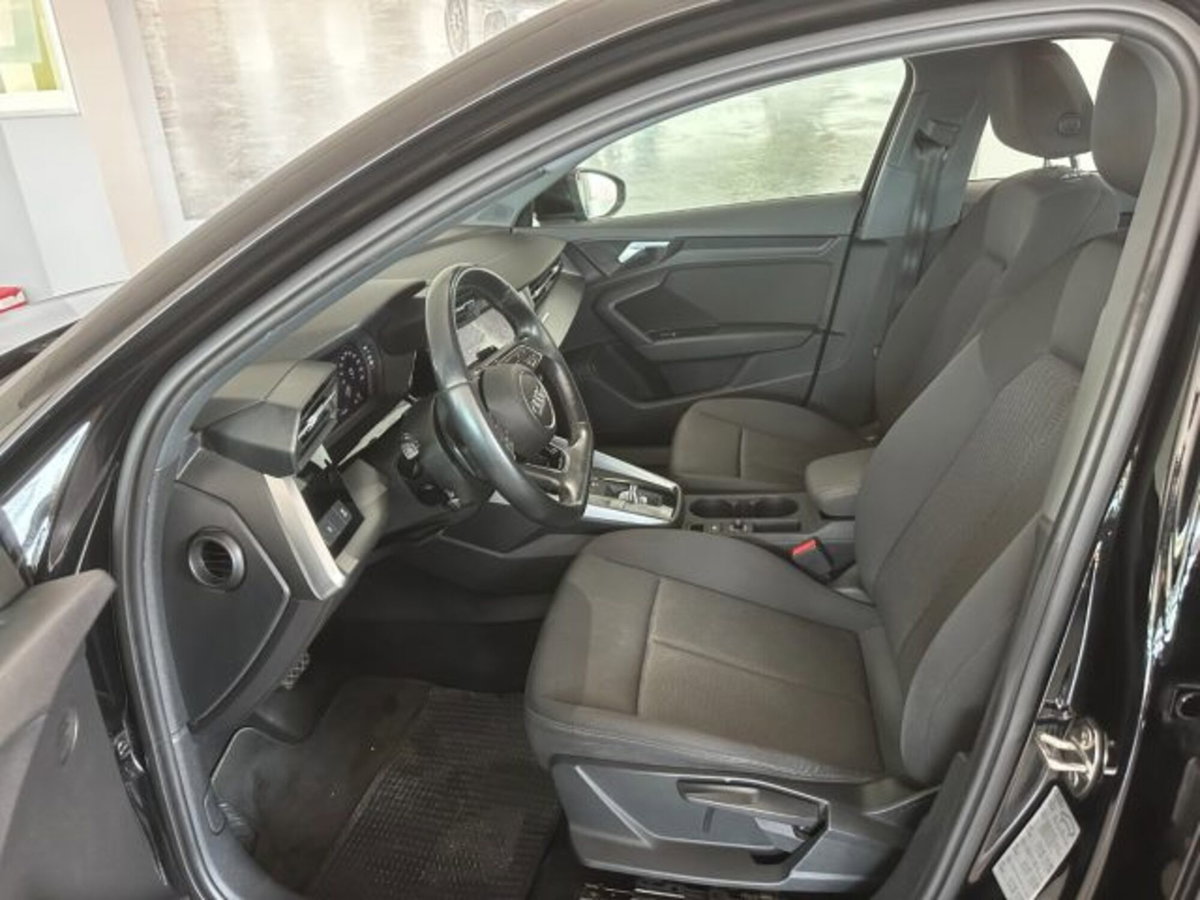 Audi A3 Sportback 30 g-tron S tronic Business Advanced (6)