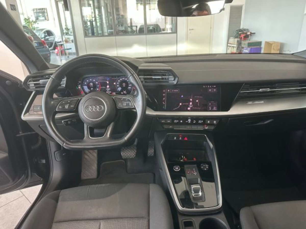 Audi A3 Sportback 30 g-tron S tronic Business Advanced (8)