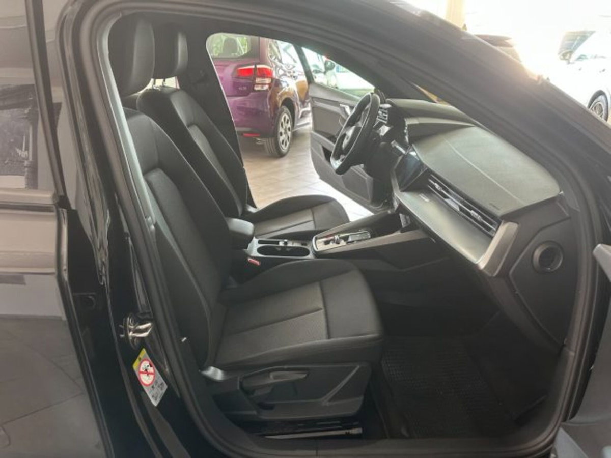 Audi A3 Sportback 30 g-tron S tronic Business Advanced (7)