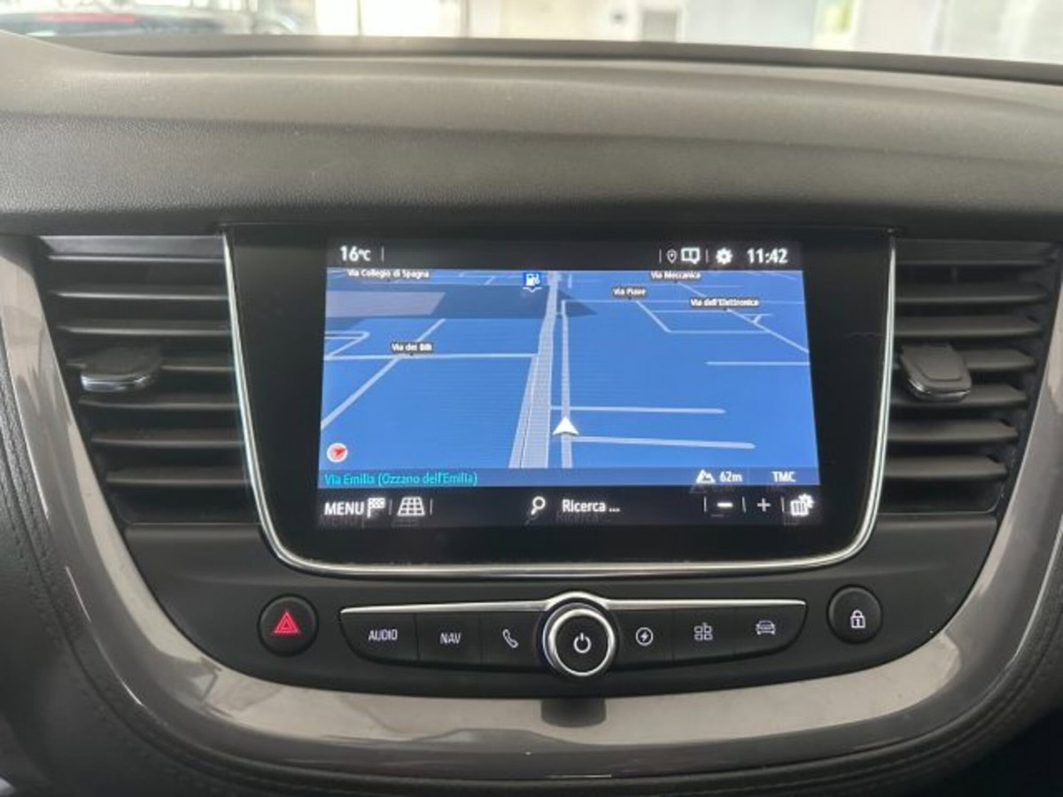 Opel Grandland X 1.6 Hybrid4 Plug-in aut. AWD (10)