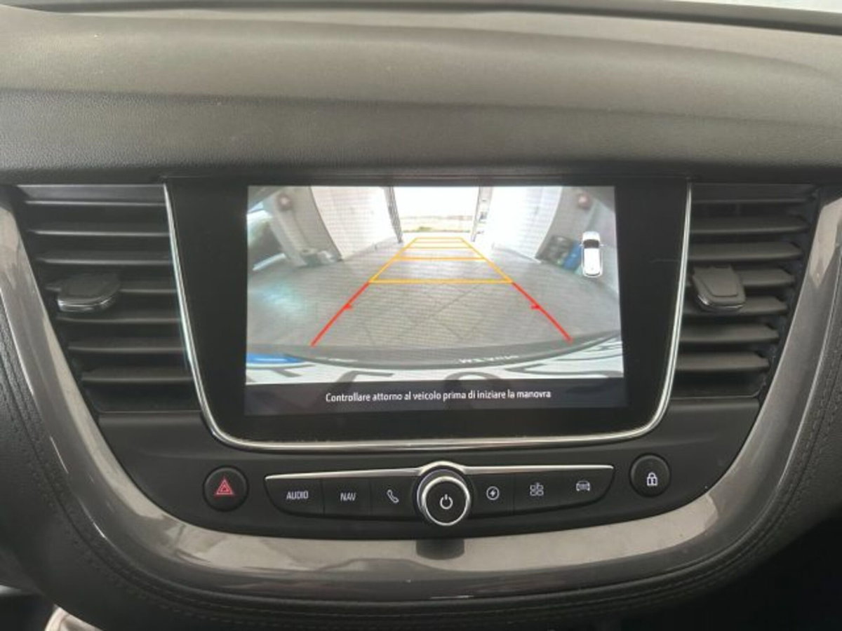 Opel Grandland X 1.6 Hybrid4 Plug-in aut. AWD (11)