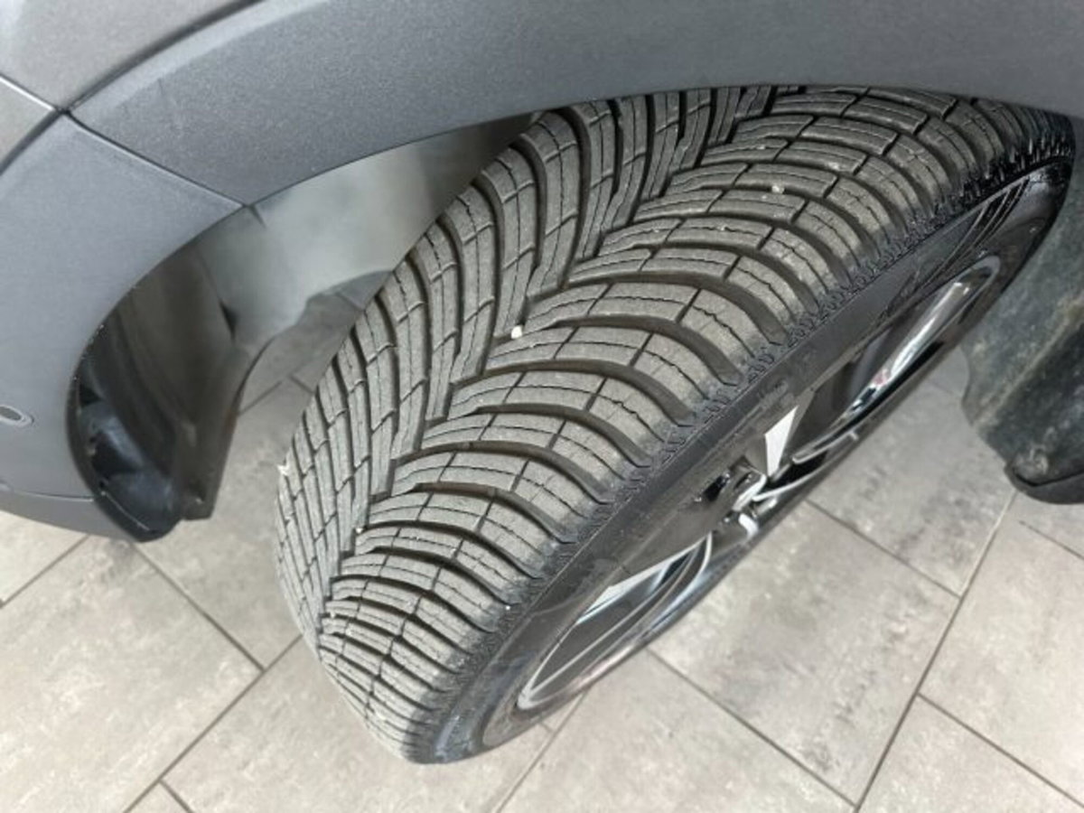 Opel Grandland X 1.6 Hybrid4 Plug-in aut. AWD (15)