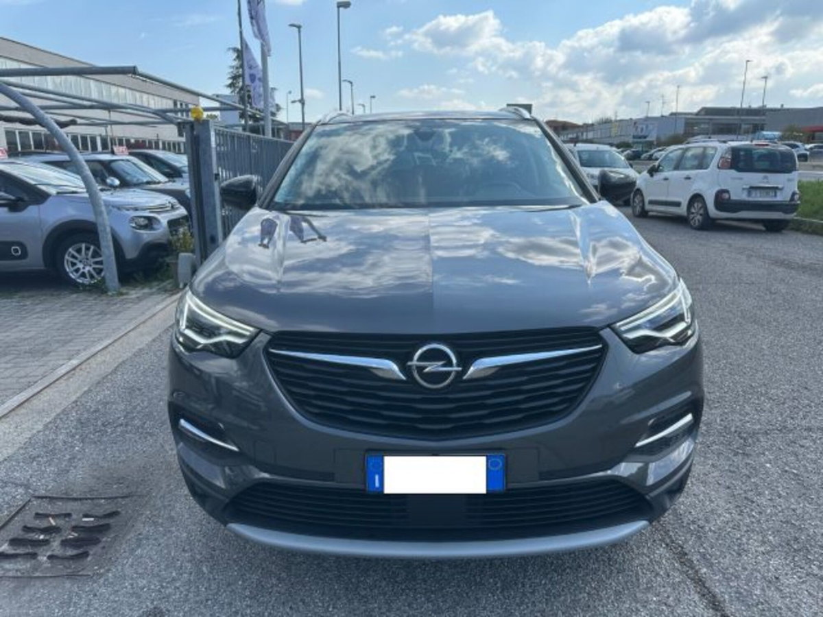 Opel Grandland X 1.6 Hybrid4 Plug-in aut. AWD (2)