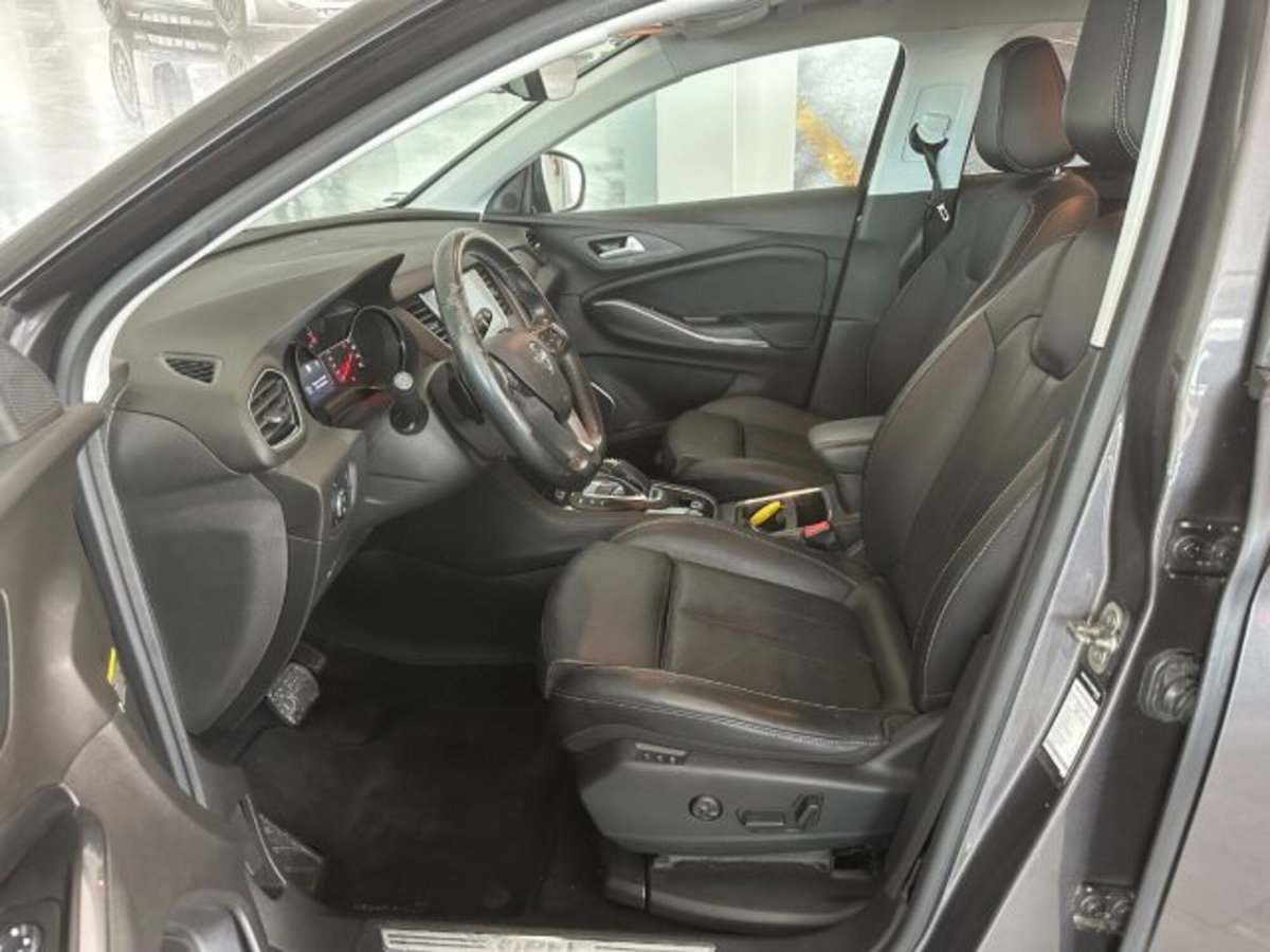 Opel Grandland X 1.6 Hybrid4 Plug-in aut. AWD (5)