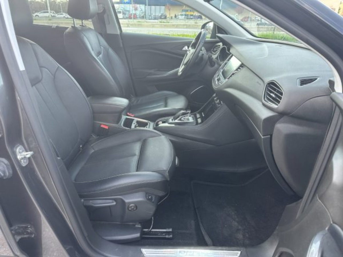 Opel Grandland X 1.6 Hybrid4 Plug-in aut. AWD (6)