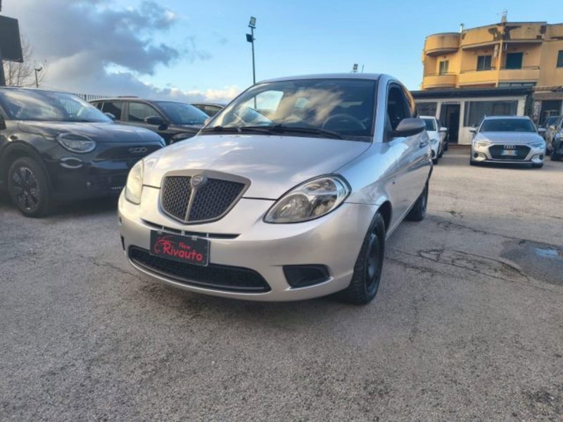 Lancia Ypsilon 1.3 MJT 90 CV Platino