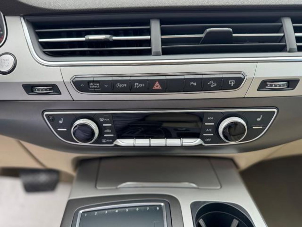 Audi Q7 3.0 TDI 272 CV quattro tiptronic Business (10)