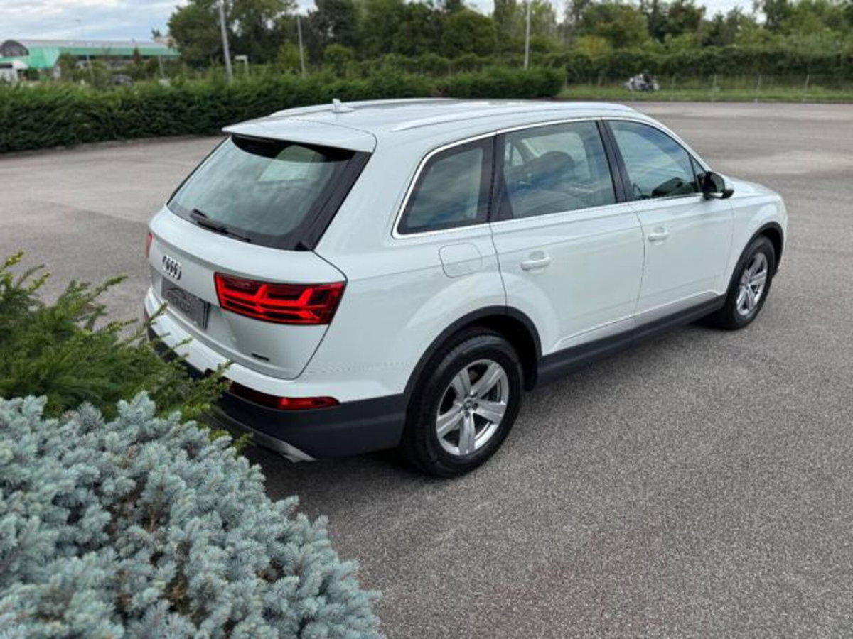 Audi Q7 3.0 TDI 272 CV quattro tiptronic Business (14)