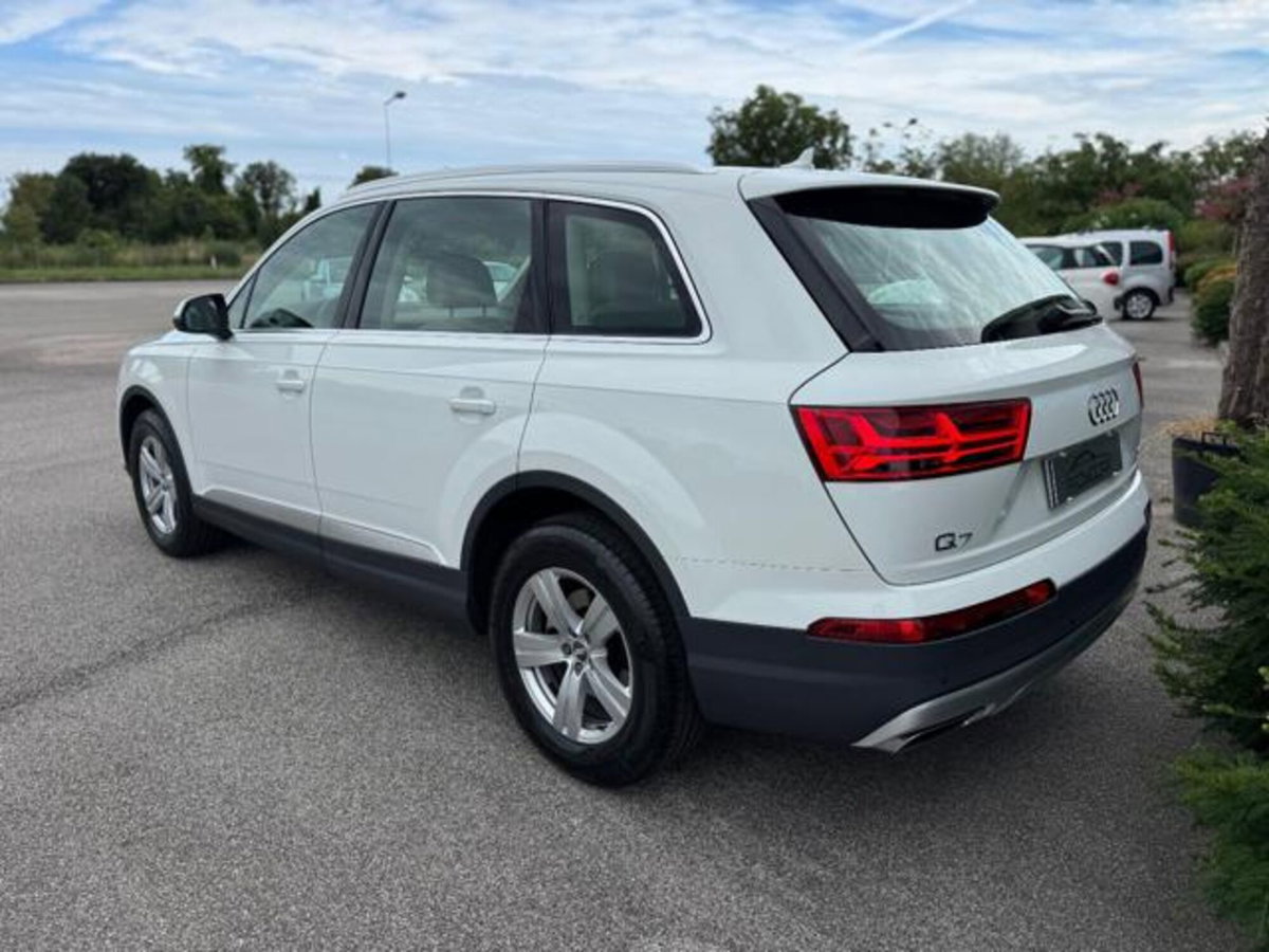 Audi Q7 3.0 TDI 272 CV quattro tiptronic Business (15)