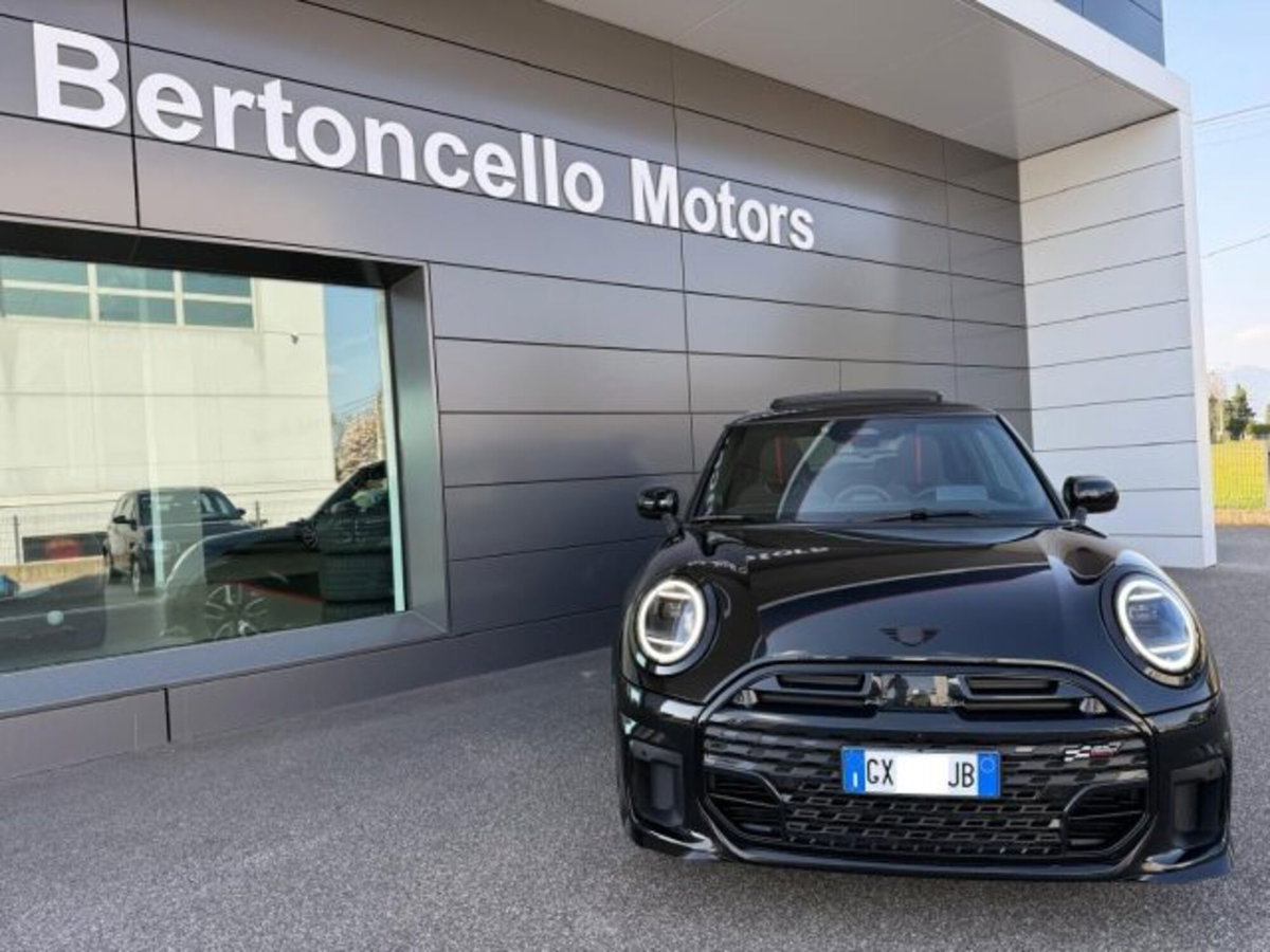 MINI Mini 2.0 Cooper S JCW (2)