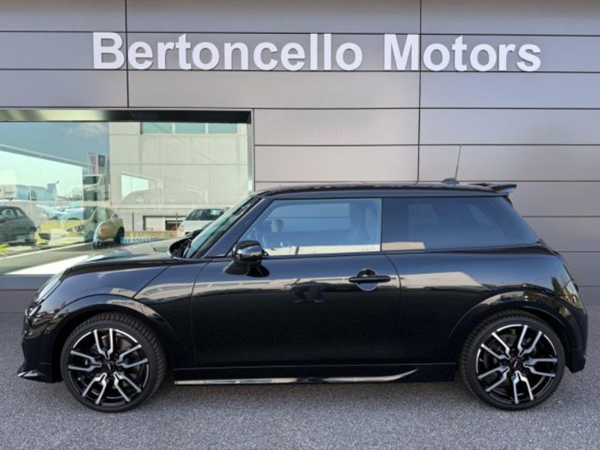 MINI Mini 2.0 Cooper S JCW (3)