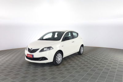 Lancia Ypsilon 1.0 FireFly 5 porte S&S Hybrid Silver Plus usata