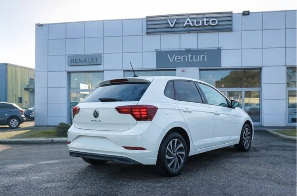 Volkswagen Polo 1.0 tsi Edition 95cv (2)