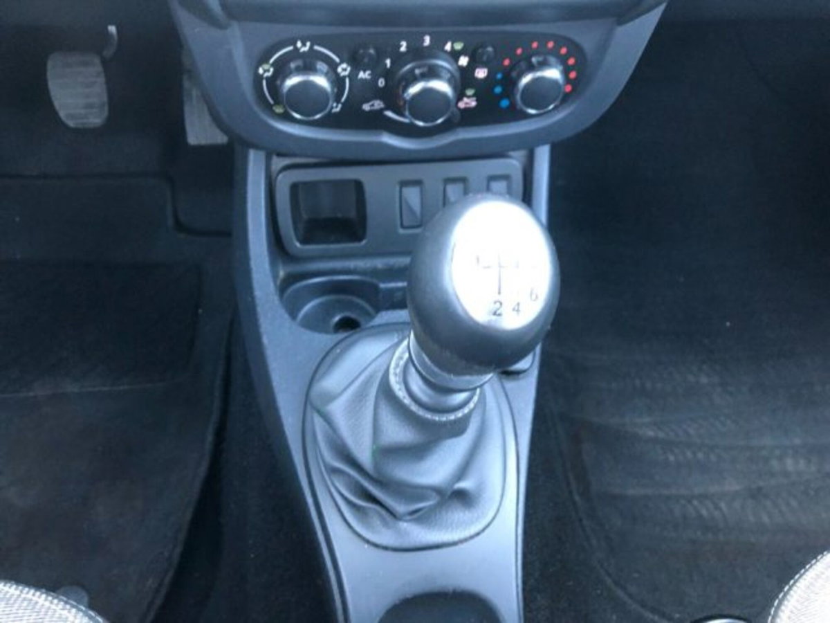 Dacia Duster 1.5 dCi 90CV 4x2 Ambiance (12)