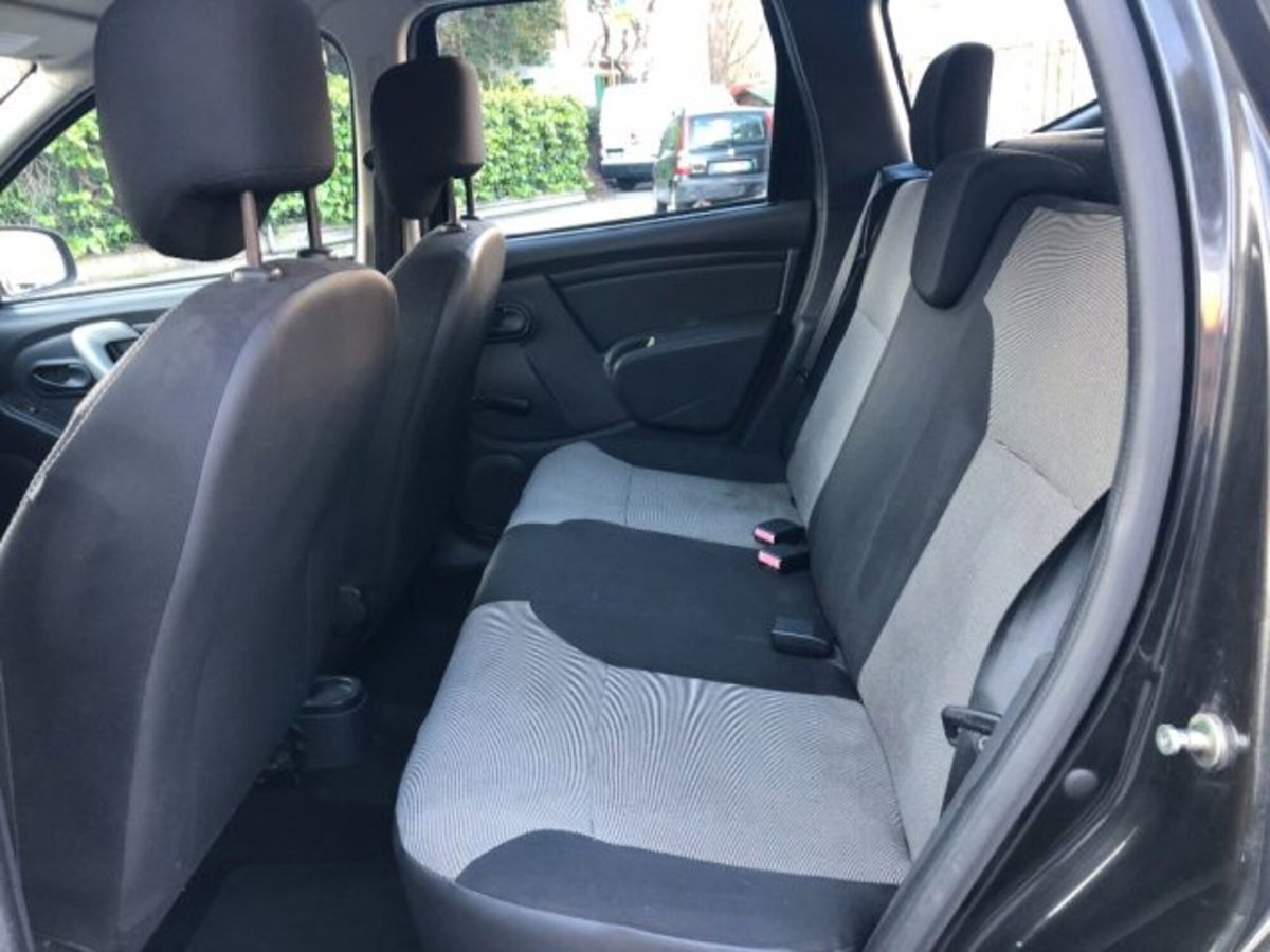 Dacia Duster 1.5 dCi 90CV 4x2 Ambiance (9)