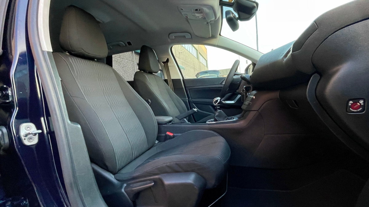 Peugeot 308 SW BlueHDi 120 S&S Allure (10)