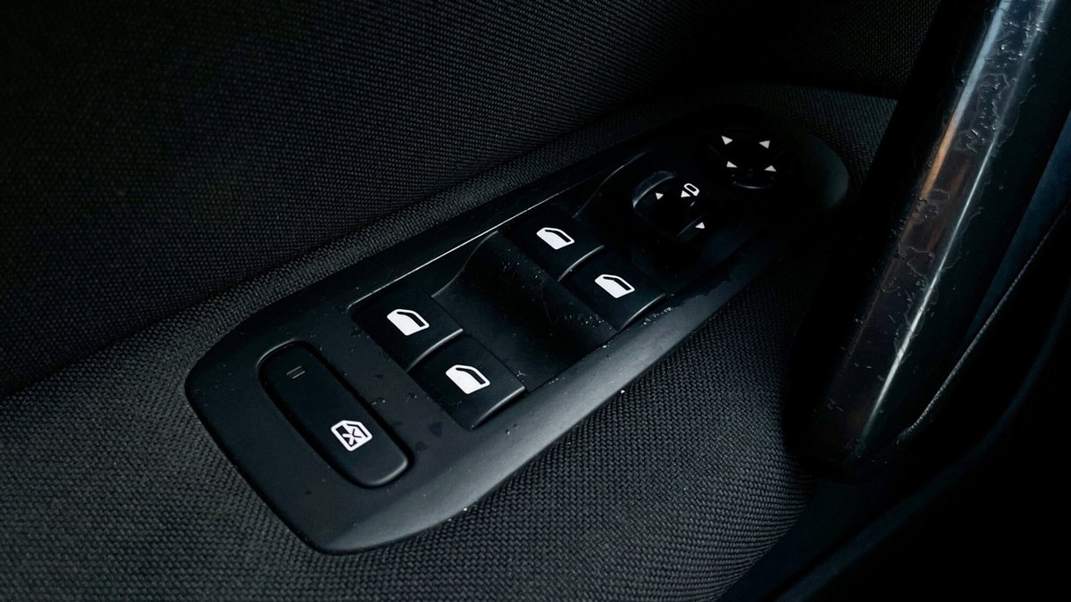 Peugeot 308 SW BlueHDi 120 S&S Allure (14)