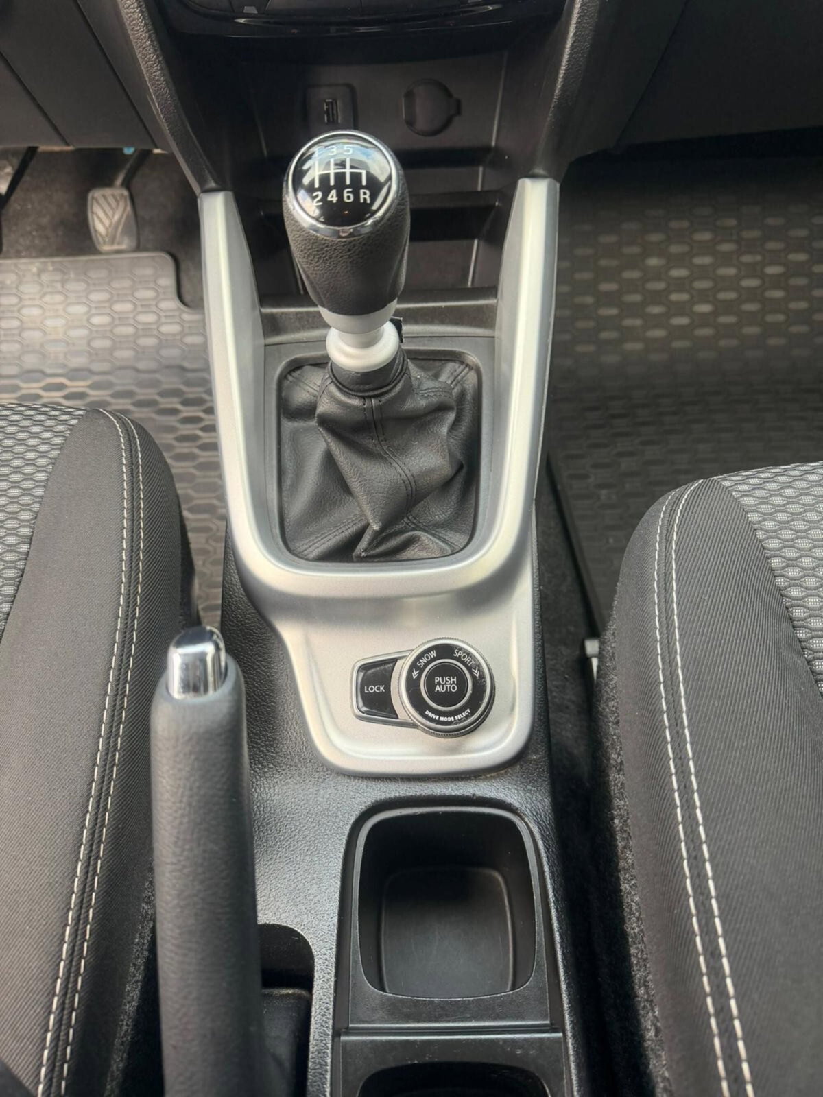 Suzuki Vitara 1.6 DDiS 4WD AllGrip Yoru (8)