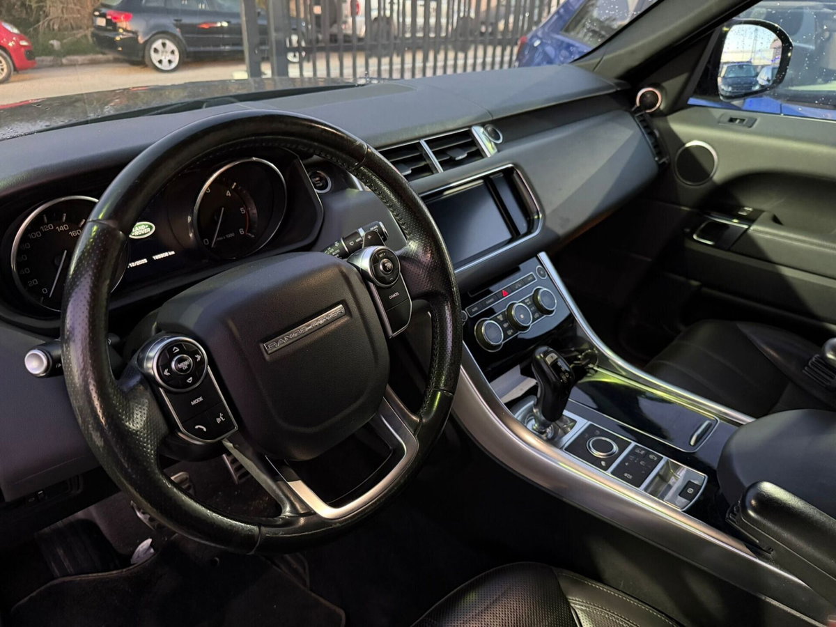 Land Rover Range Rover Sport 3.0 TDV6 HSE (9)