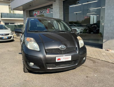 Toyota Yaris 1.3 5 porte Sol usata