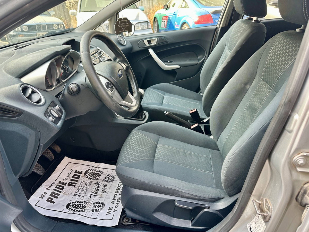 Ford Fiesta 1.4 TDCi 70CV 5 porte Titanium (10)