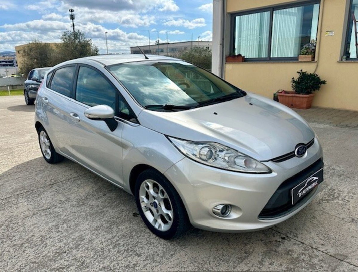 Ford Fiesta 1.4 TDCi 70CV 5 porte Titanium (4)