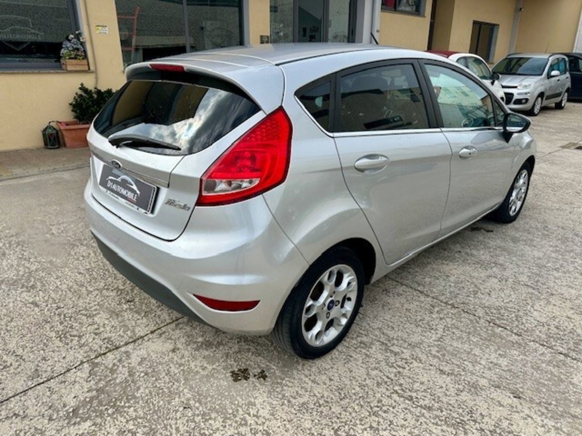 Ford Fiesta 1.4 TDCi 70CV 5 porte Titanium (6)