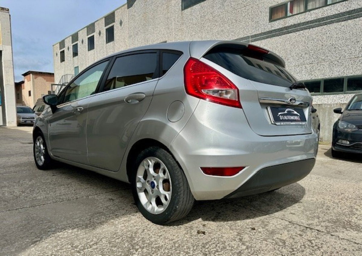 Ford Fiesta 1.4 TDCi 70CV 5 porte Titanium (7)