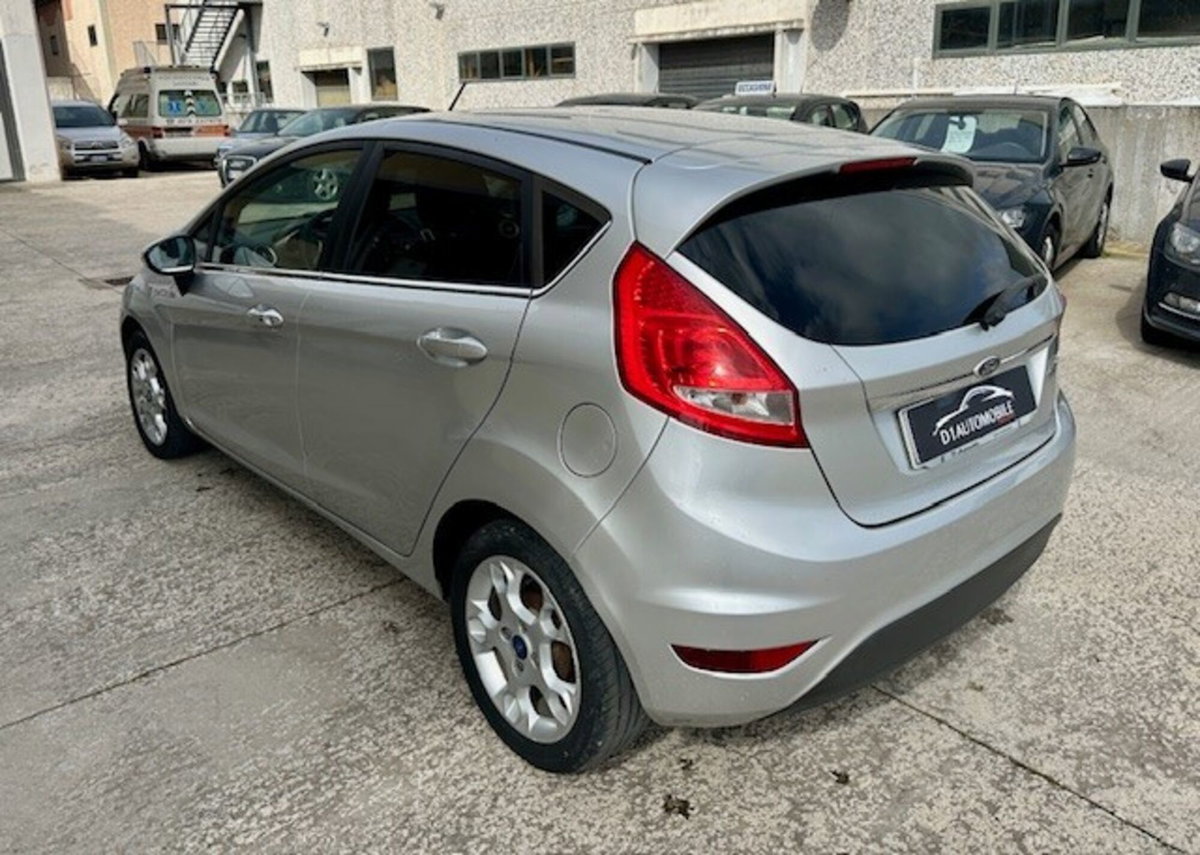 Ford Fiesta 1.4 TDCi 70CV 5 porte Titanium (8)