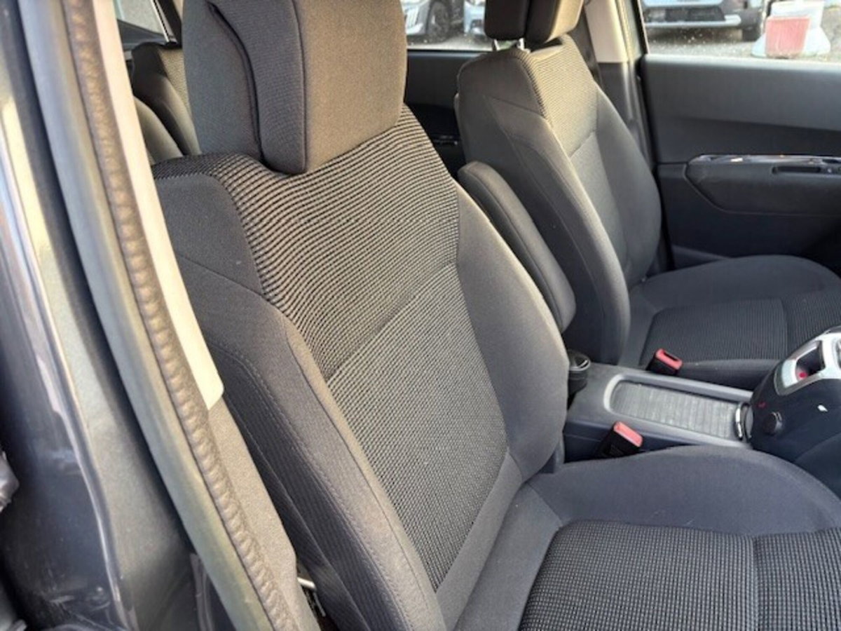Peugeot 5008 1.6 HDi 115CV Active (10)