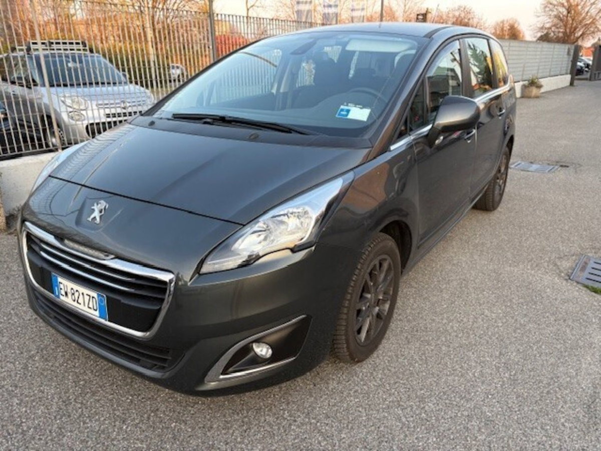 Peugeot 5008 1.6 HDi 115CV Active (13)