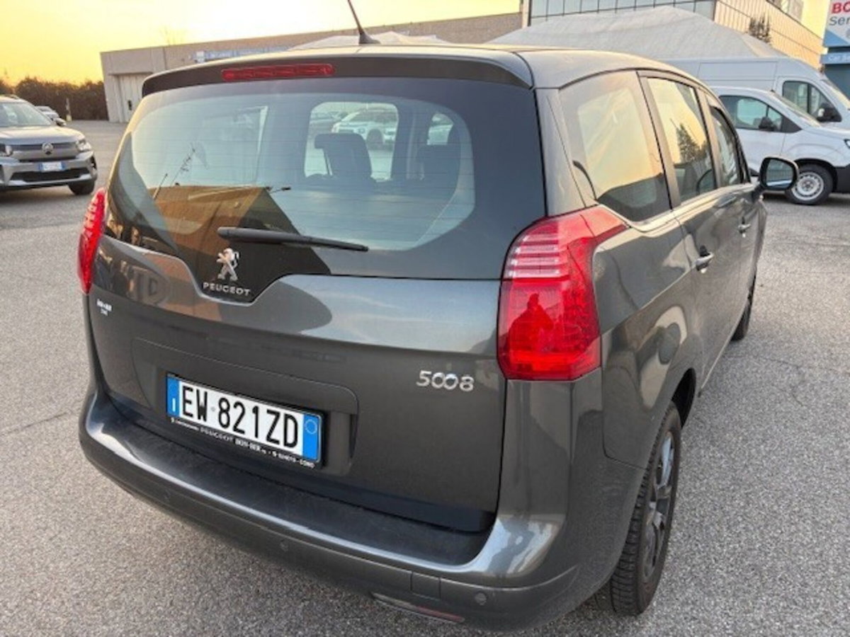 Peugeot 5008 1.6 HDi 115CV Active (5)