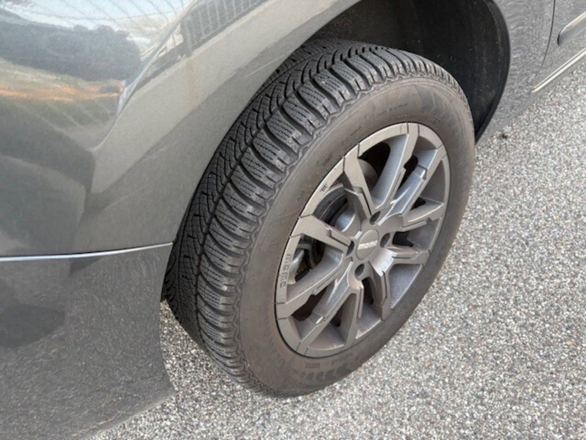 Peugeot 5008 1.6 HDi 115CV Active (6)