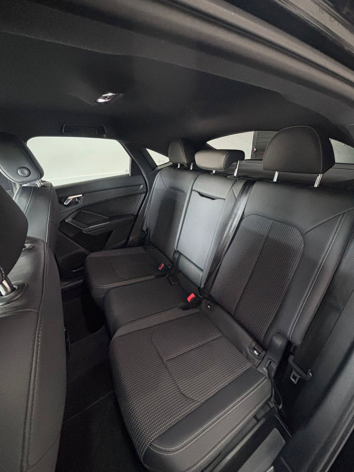 Audi Q3 Sportback 35 TDI quattro S tronic S line edition (10)