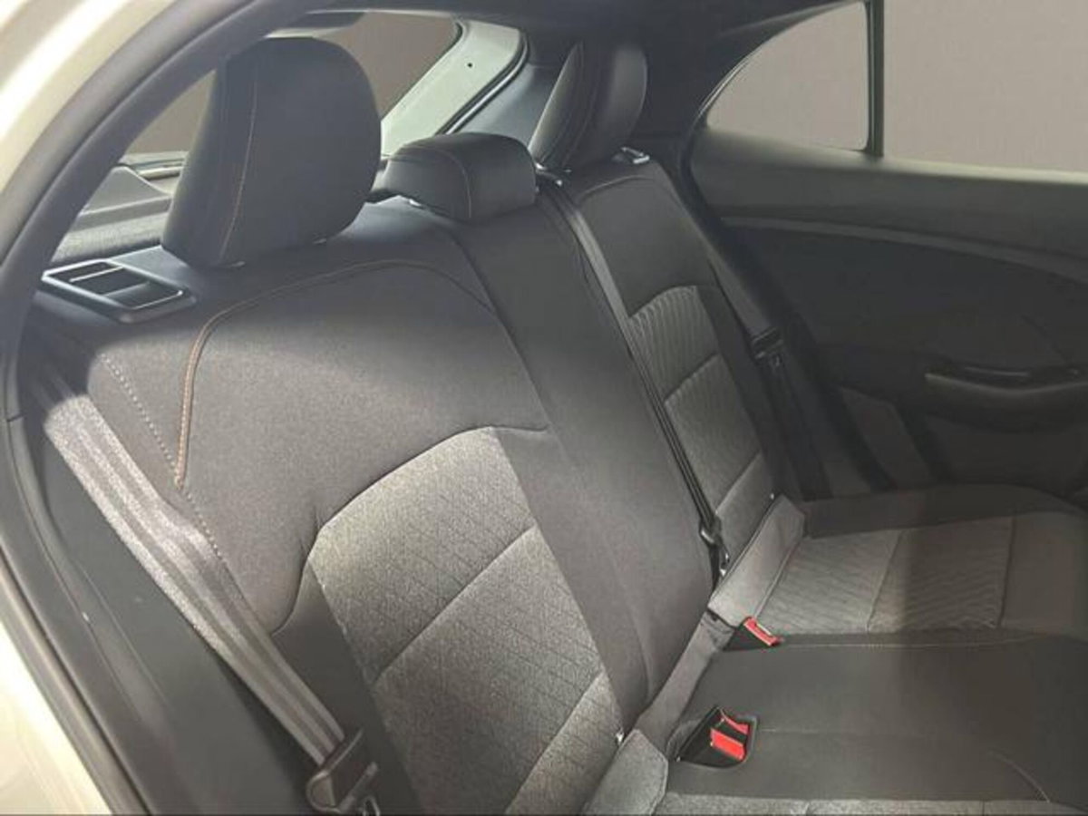 Mg MG3 1.5 Standard (12)