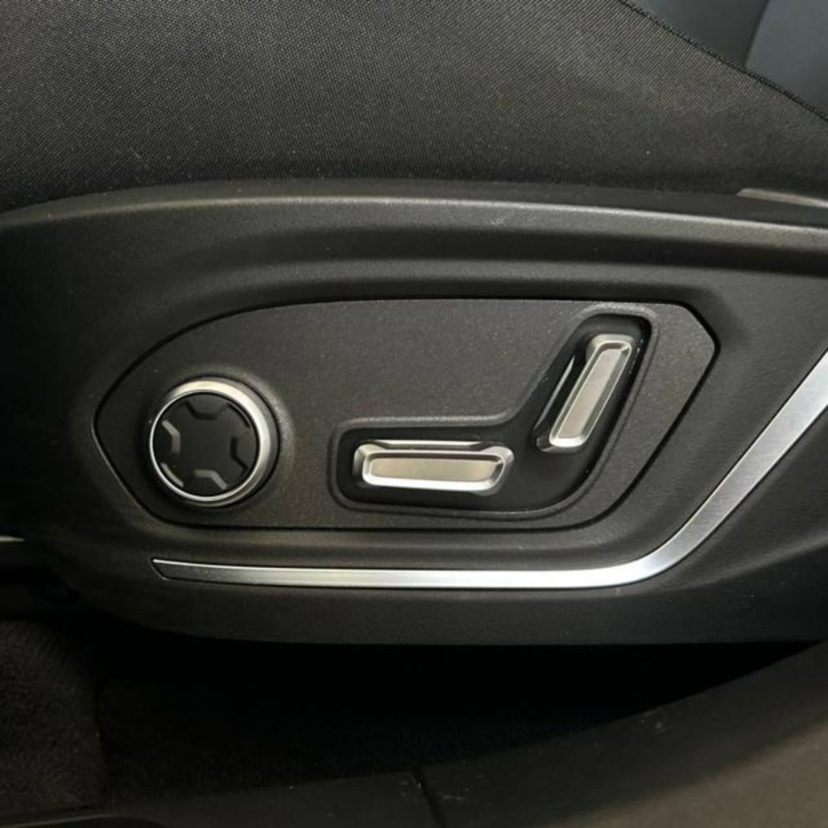 Lynk & Co 01 01 1.5 td phev (11)