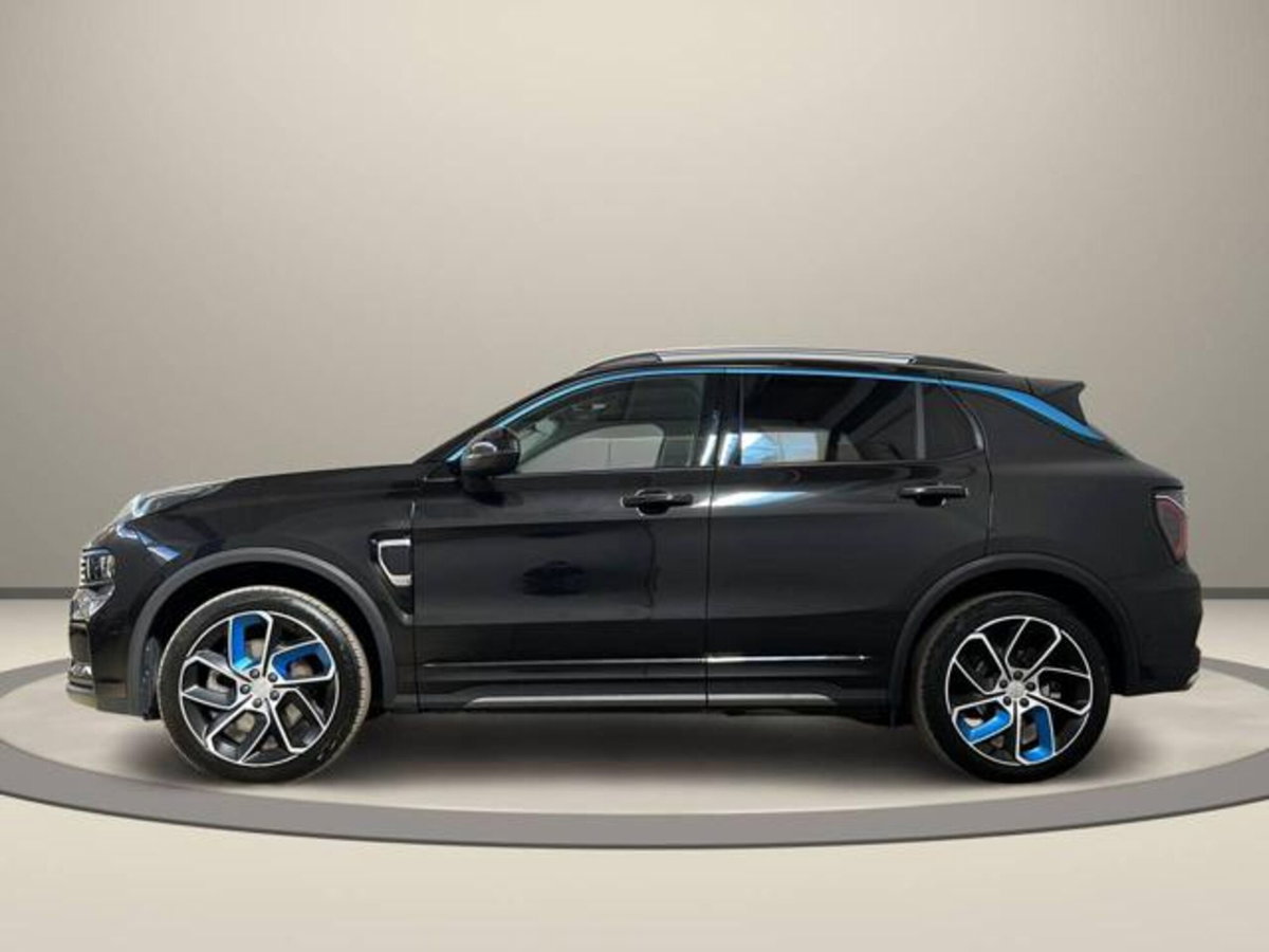 Lynk & Co 01 01 1.5 td phev (3)