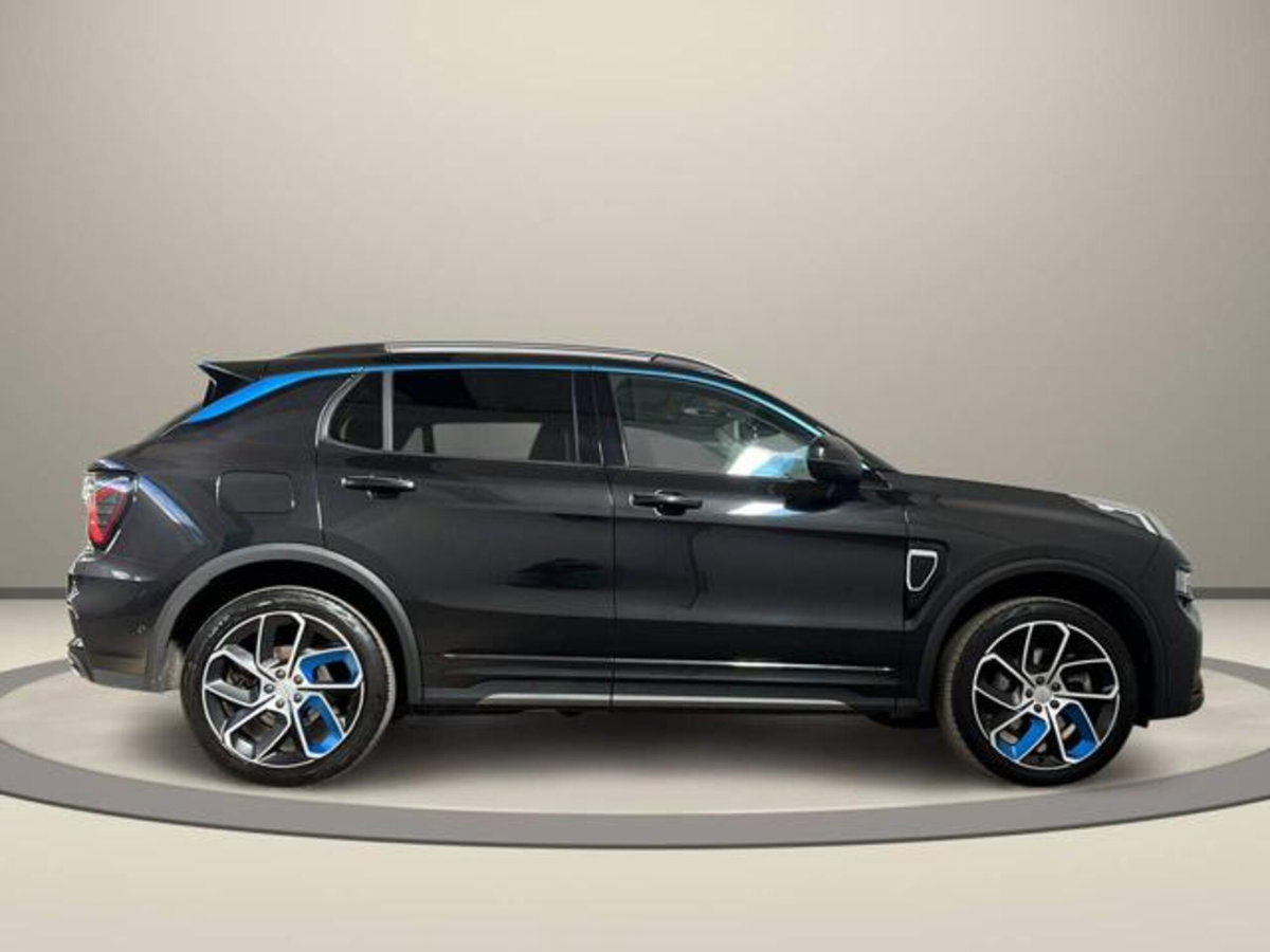 Lynk & Co 01 01 1.5 td phev (3)