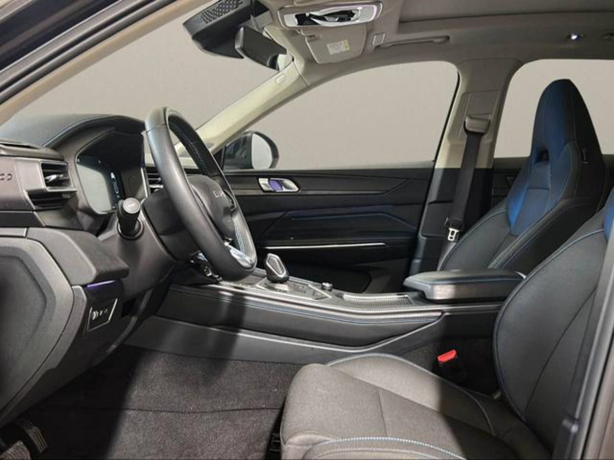 Lynk & Co 01 01 1.5 td phev (8)