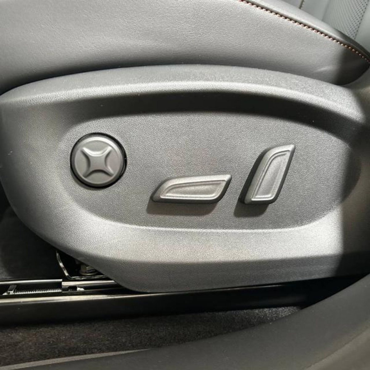 Mg HS 1.5 hybrid+ Luxury auto (13)