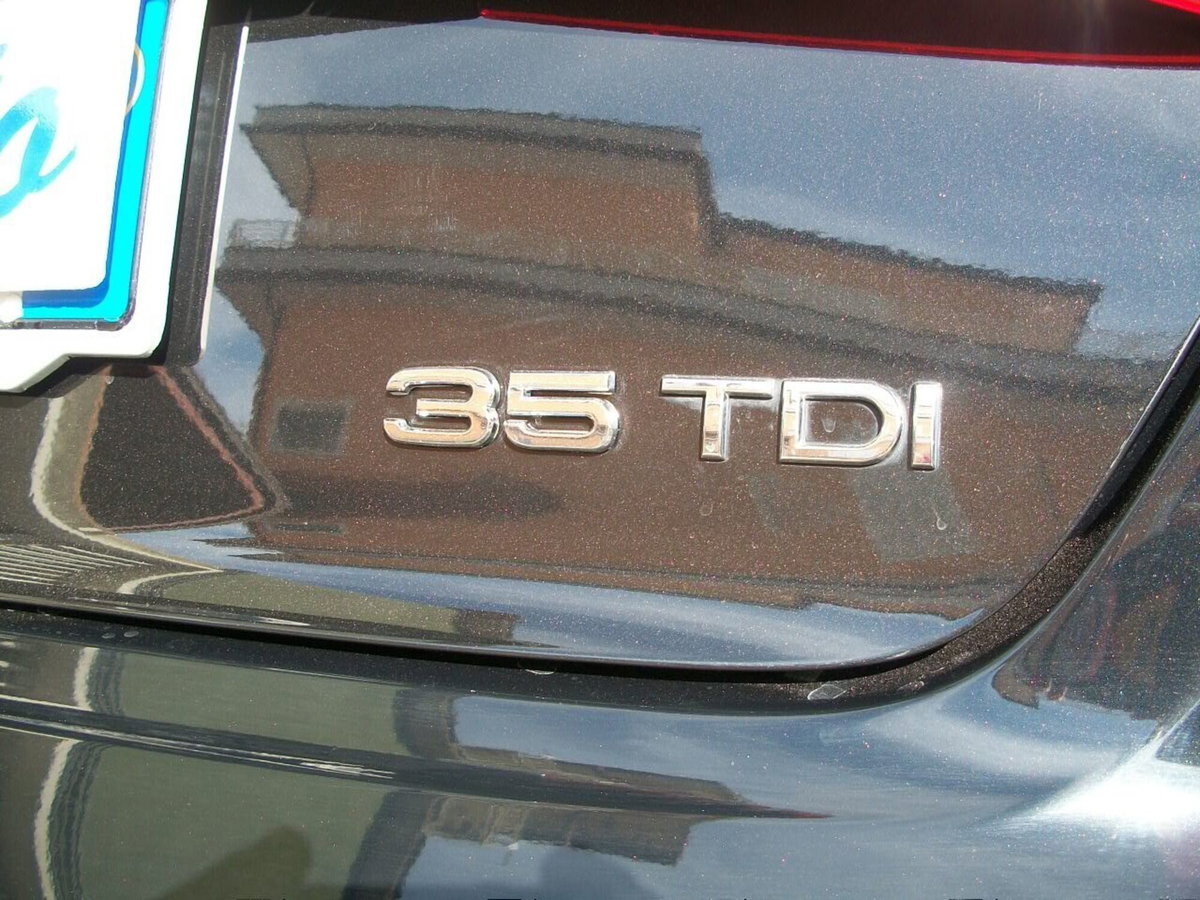 Audi A3 Sportback 2.0 TDI S tronic Design (15)