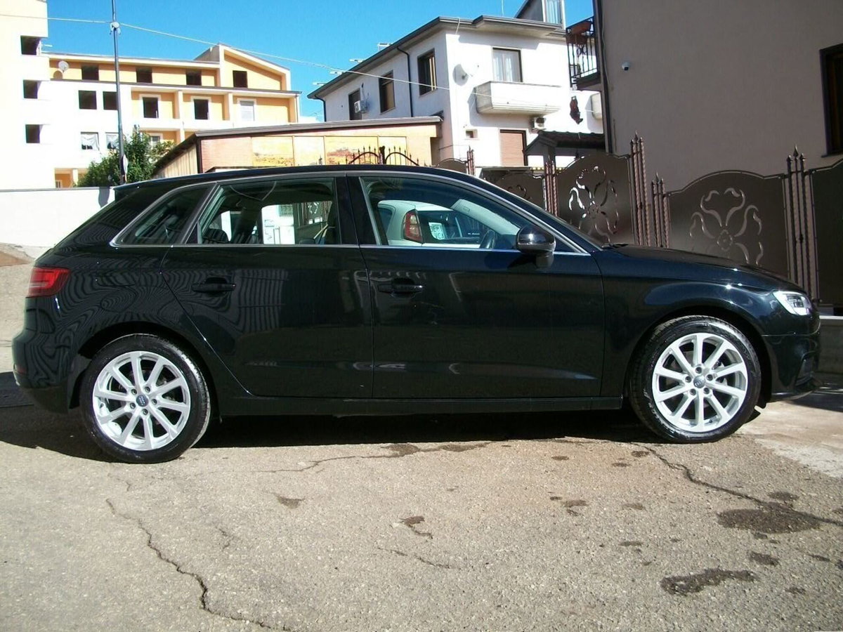 Audi A3 Sportback 2.0 TDI S tronic Design (9)