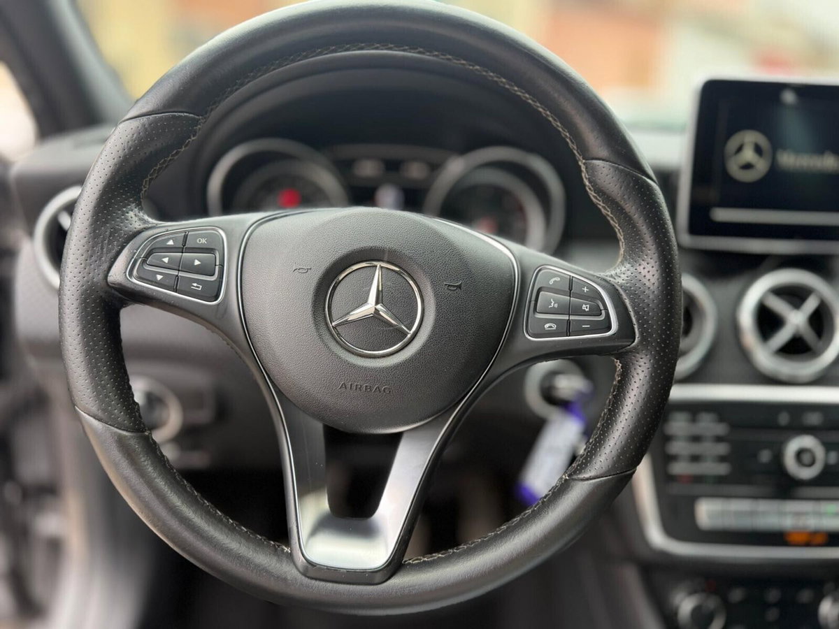 Mercedes-Benz Classe A 180 d Sport (14)